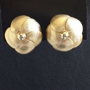 Vintage Flower Clip On Earrings